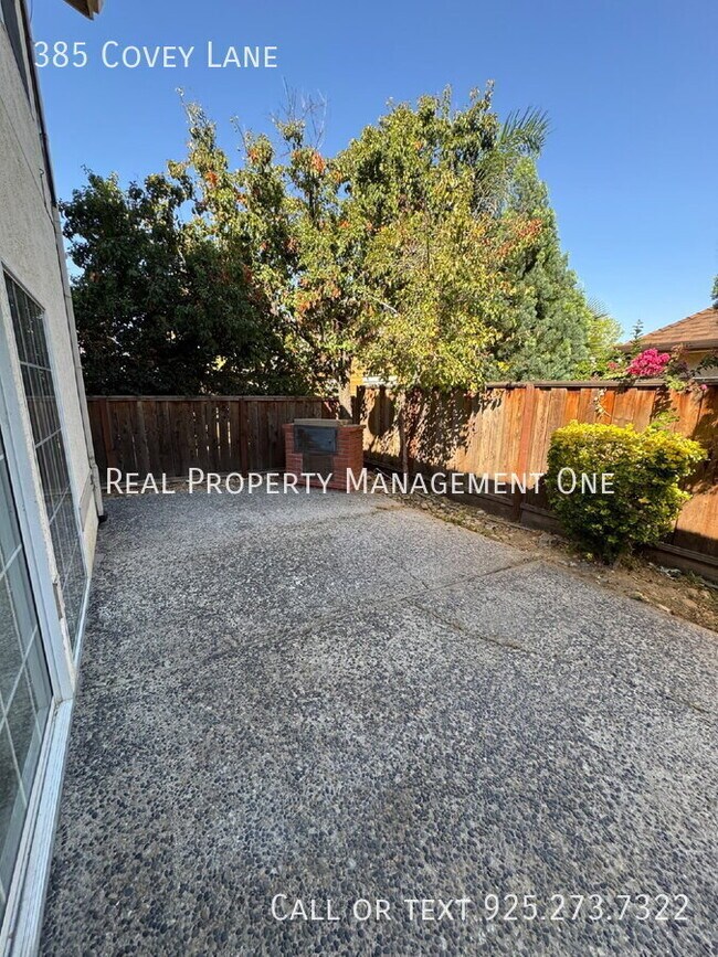 Building Photo - 385 Covey Ln