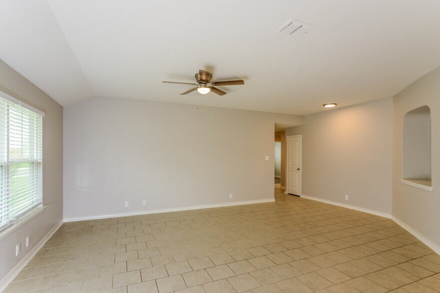 Building Photo - 14106 Cremello Falls