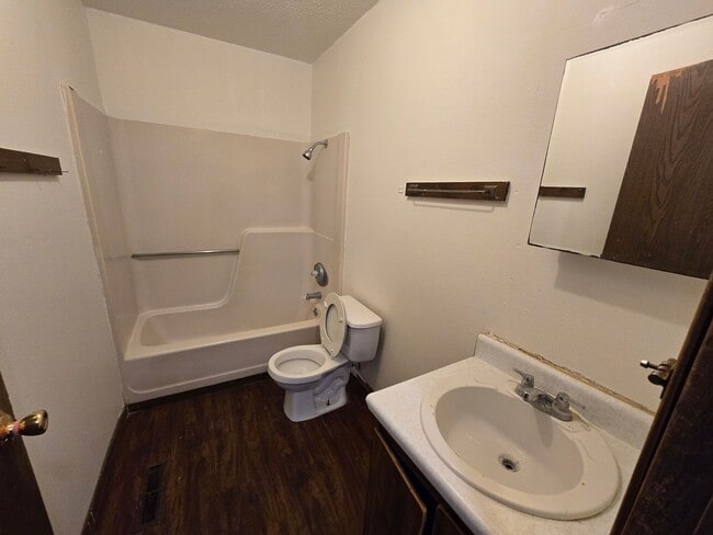 Building Photo - 901 Virginia St