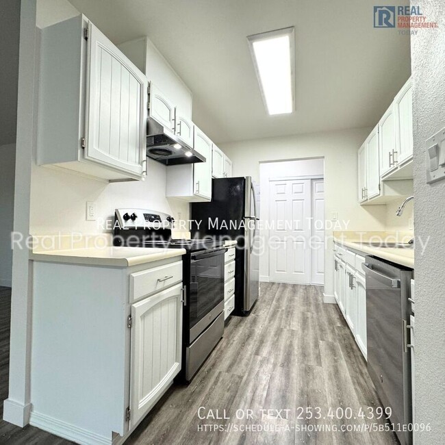 Building Photo - 4417 76th Ave W