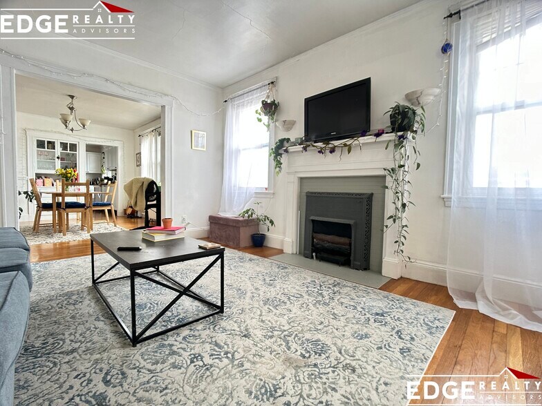 Primary Photo - 103 Etna St