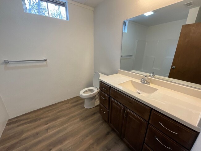 Building Photo - LEASING