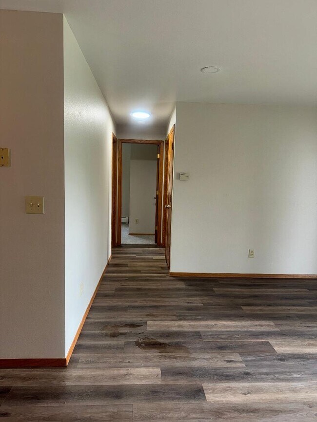 Building Photo - W2649 Barney Ct