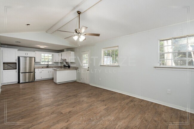 Building Photo - HALF-DEPOSIT SPECIAL! Updated 4 Bed 2 Bath Brick Home in West Mobile