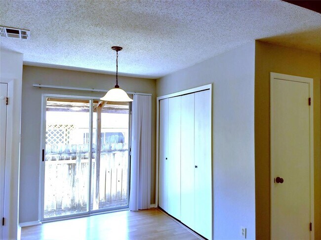 Building Photo - 12312 Dellrey Dr