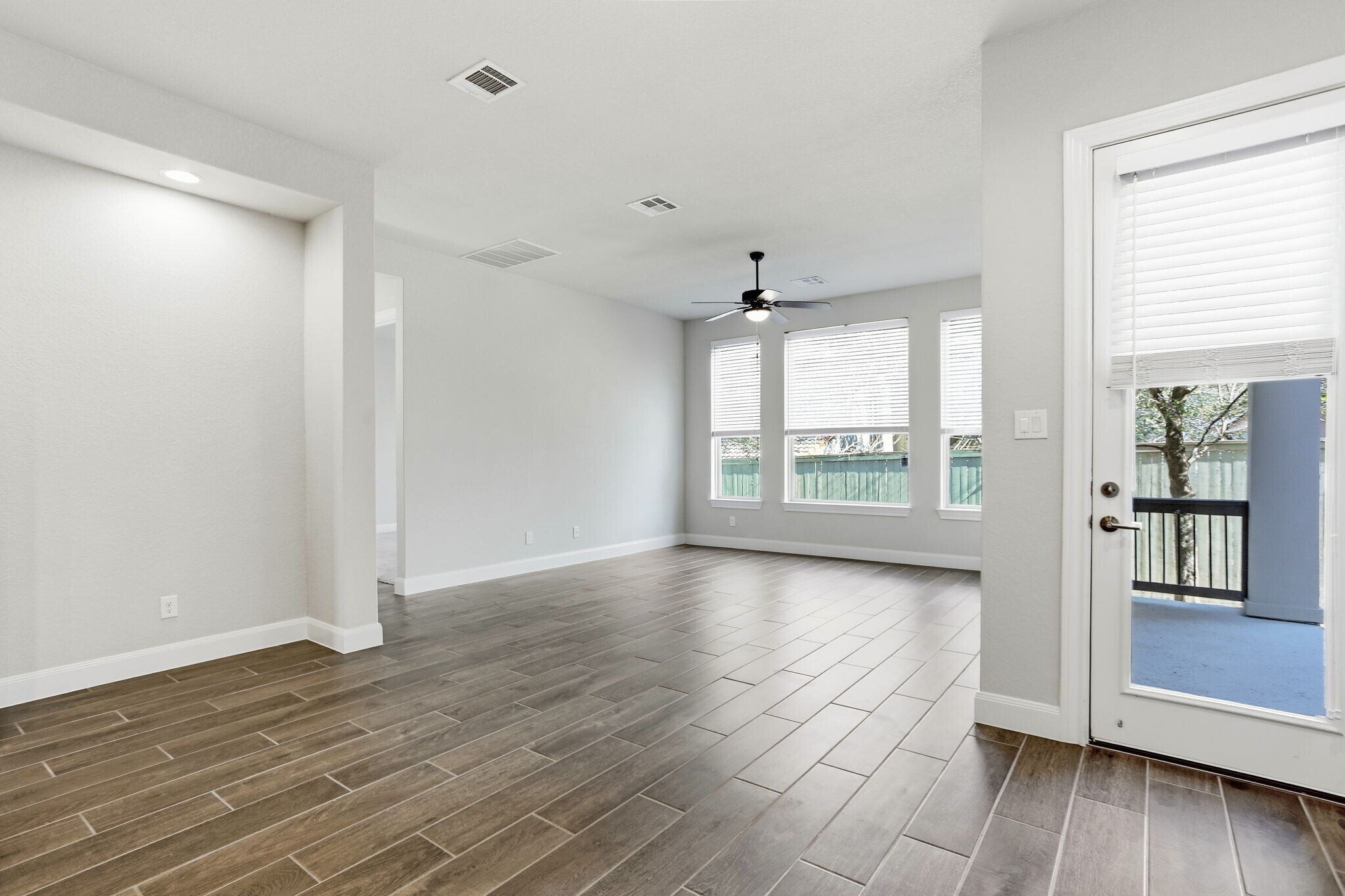 Building Photo - 11330 Cottage Grove