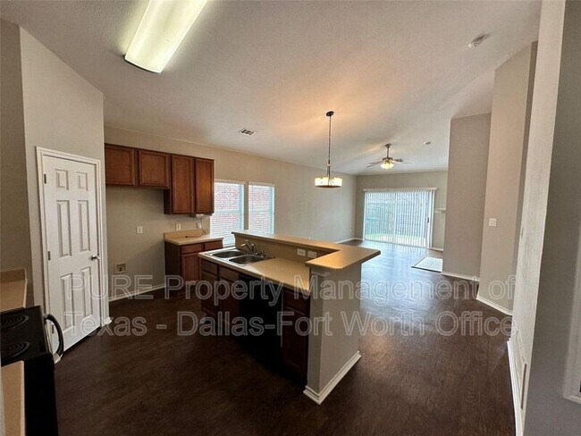 Building Photo - 5033 Caraway Dr