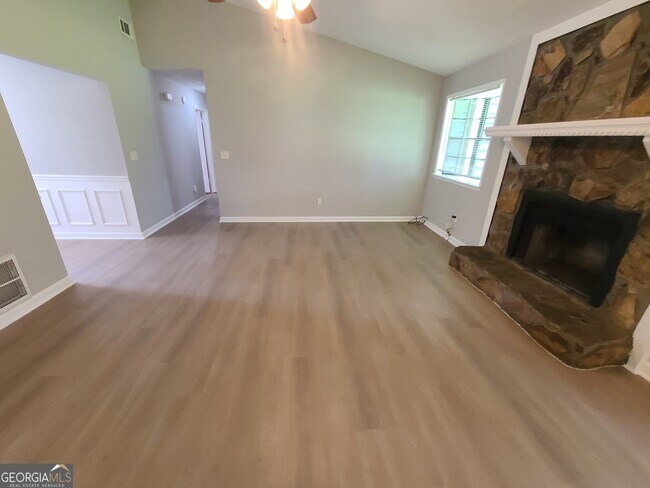 Building Photo - 2652 Creek Hollow Dr