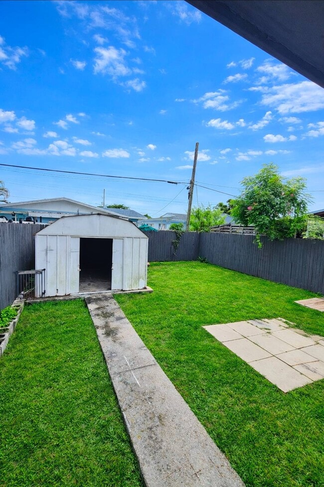 Building Photo - 3216 SW 23rd Terrace