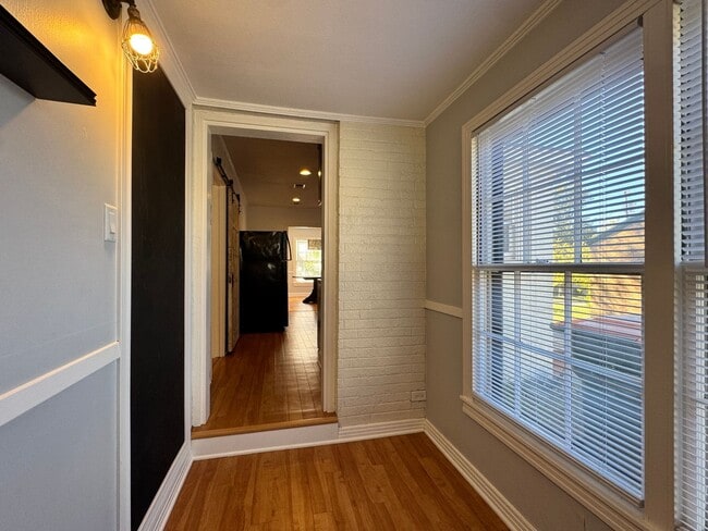 Building Photo - 823 W. Fifth Street