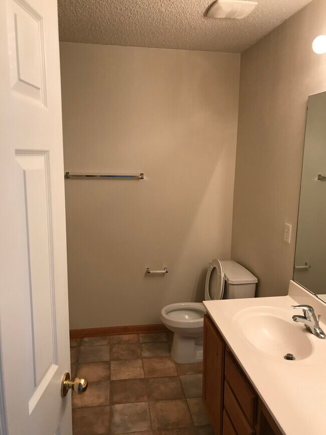 Building Photo - 676 Cobblestone Way