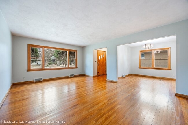 Building Photo - 815 N Ellsworth St