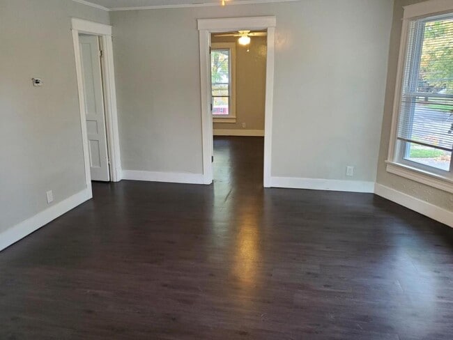 Building Photo - 125 3rd Ave