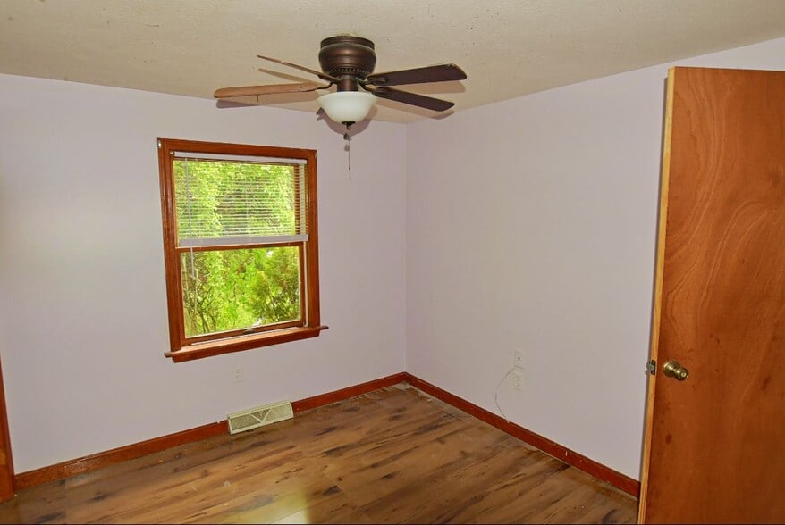 Building Photo - 410 Bald Hill Rd