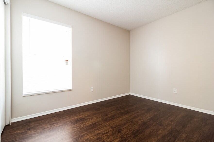 Building Photo - 105 Rock Springs Ct