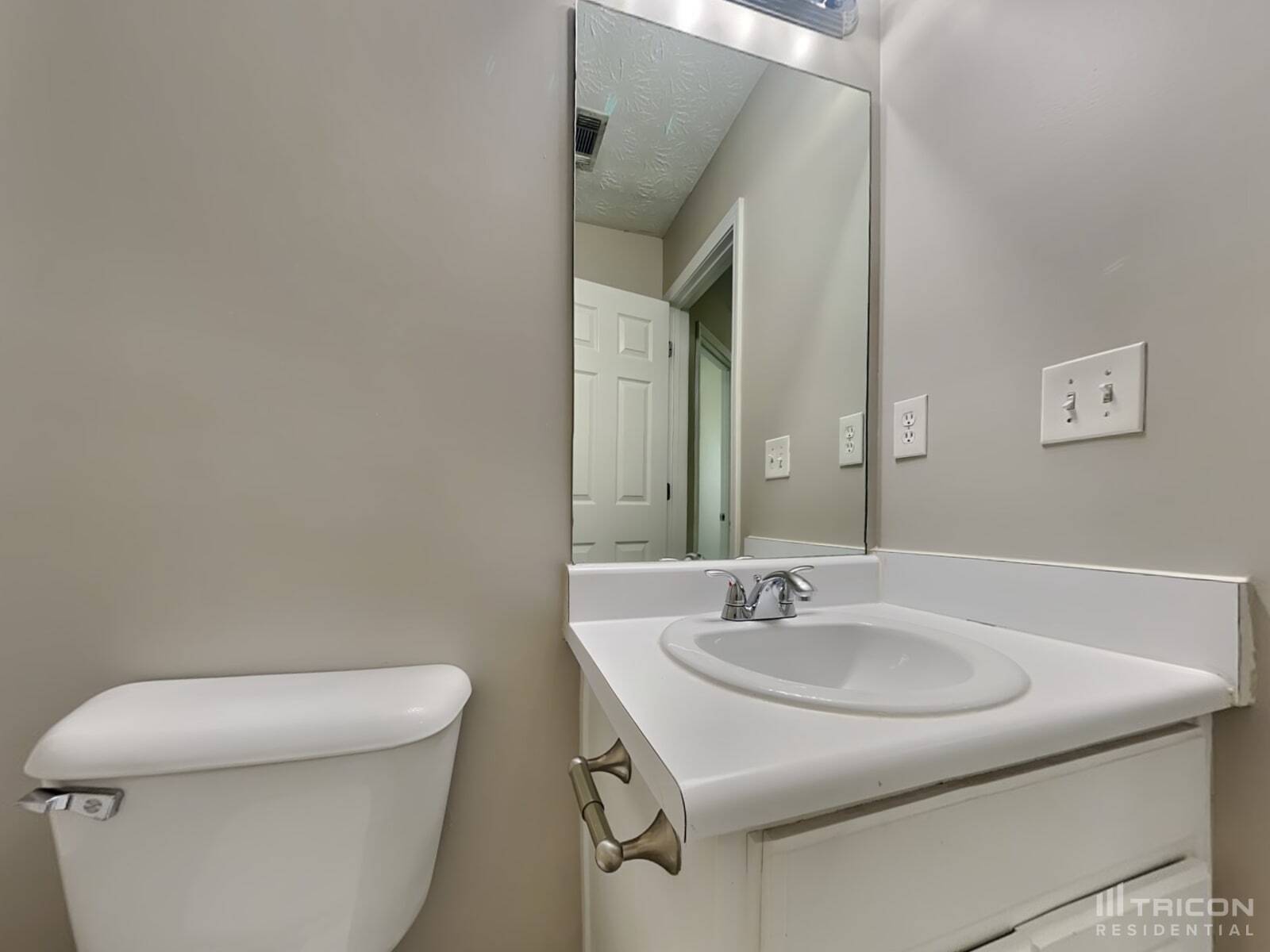 Building Photo - 1755 Miller Springs Dr