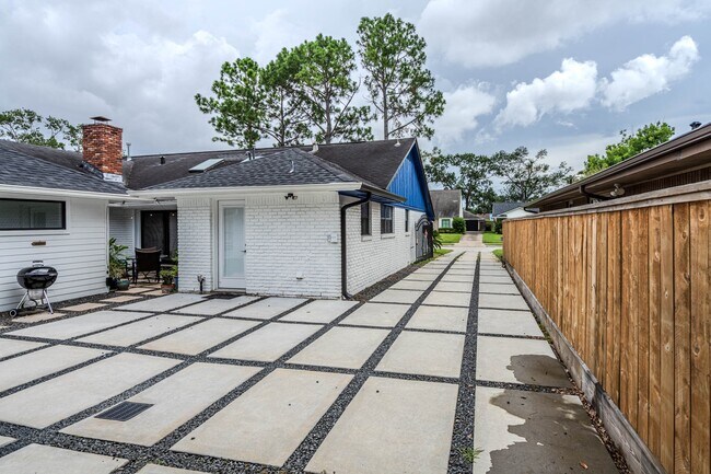 Building Photo - 6518 Kury Ln