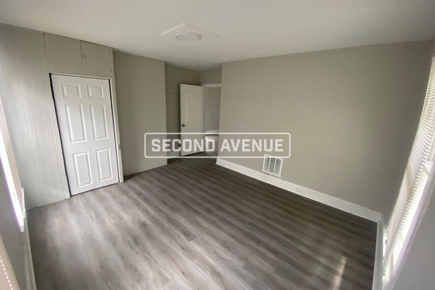 Building Photo - 4833 Greenwood Terrace