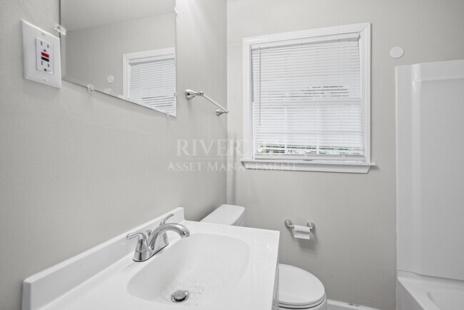 Building Photo - 1381 Laudeen Dr