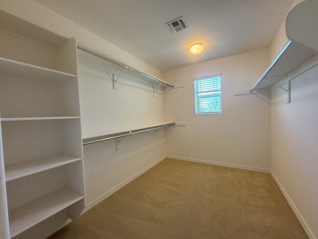 Building Photo - COMING SOON! LYONS GATE 5 BDRM + LOFT W CO...