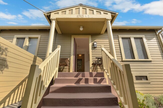 Building Photo - Adorable 1 bed / 1 bath Stand-Alone Bungalow in the Heart of Echo Park with Laundry & Parking
