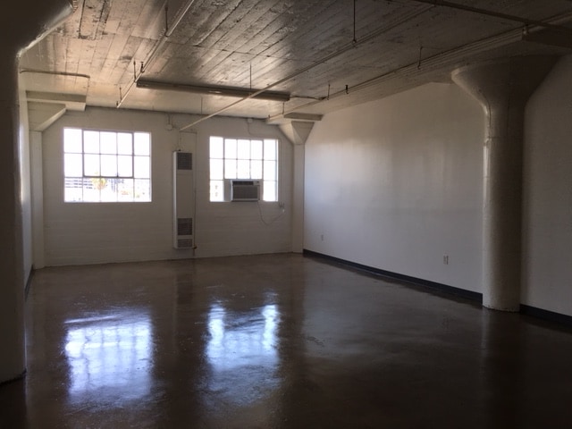 Building Photo - 1308 Factory Pl
