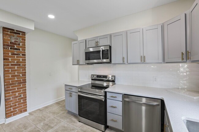 Building Photo - 187 Avondale Ave