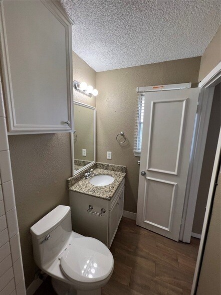 Building Photo - 6010 Hoover St