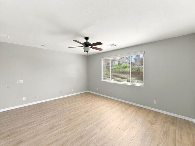 Building Photo - Gilbert 5-Bedroom Home with Pool, Loft & Primary Suite Downstairs – Minutes from Gilbert Regional...