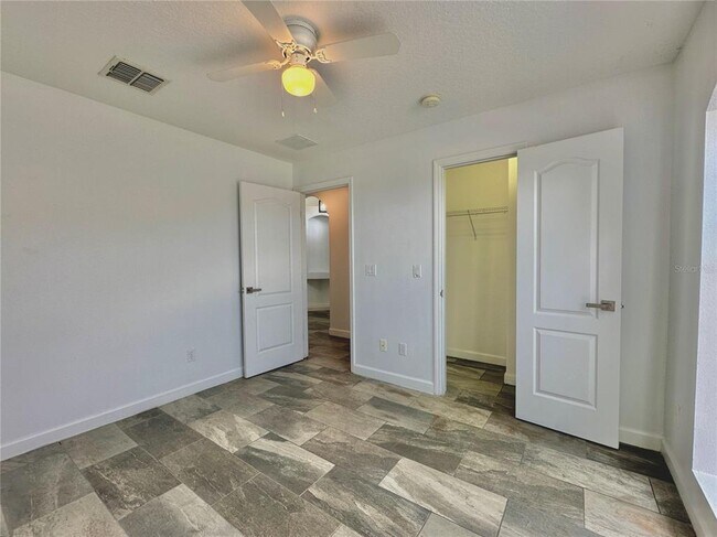 Building Photo - 834 Old Bridge Cir