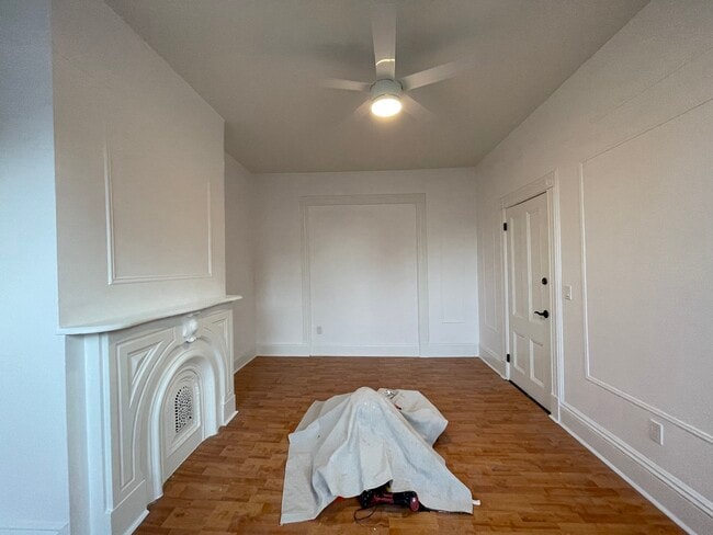 Room 2 - 12 Suydam St