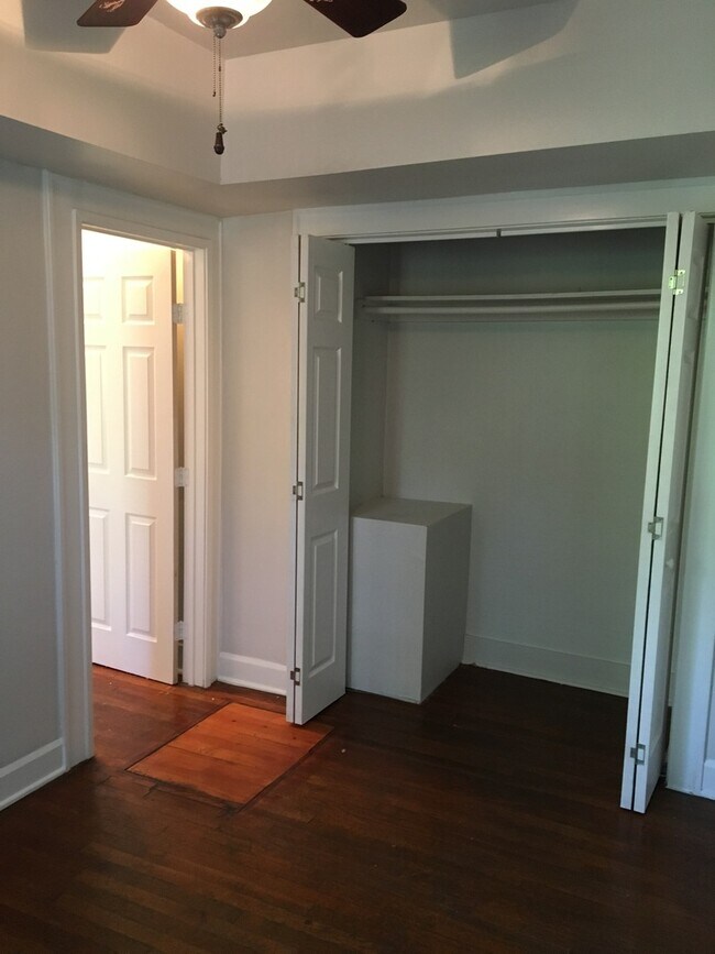 Building Photo - 812 E 30th St