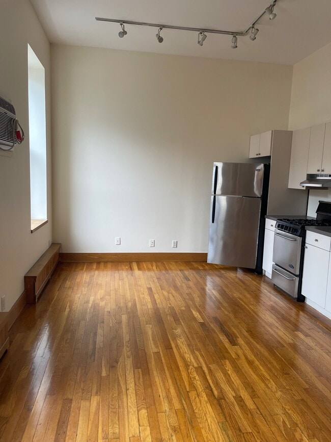 Building Photo - 477 St Marks Pl