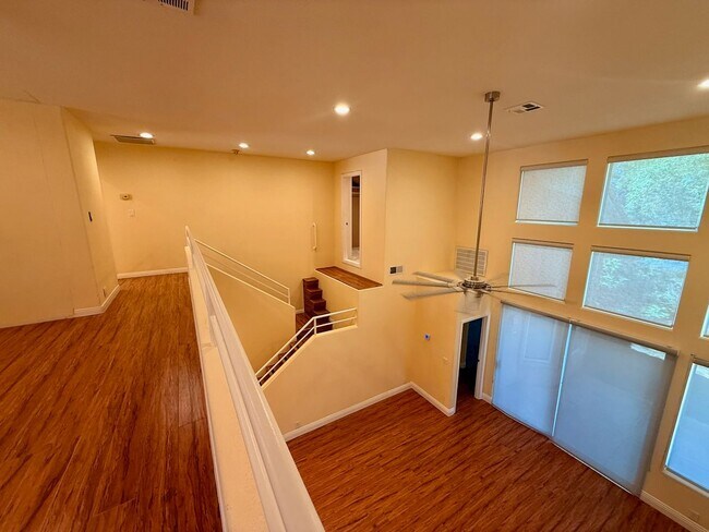 Building Photo - Gorgeous Spanish Trails 3BR House for lease!