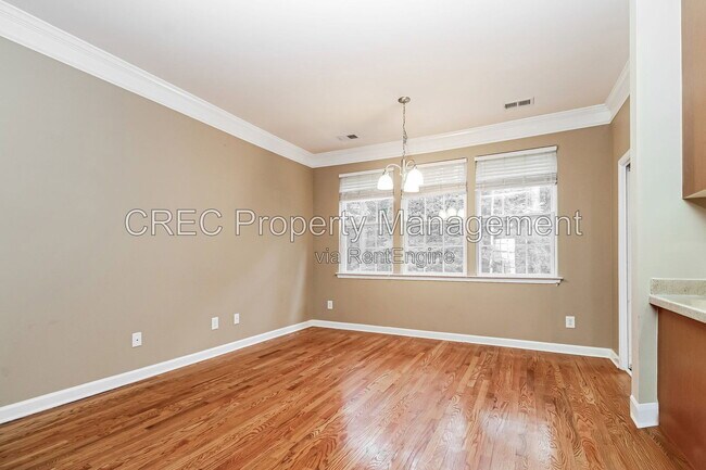 Building Photo - 3533 Claremont St
