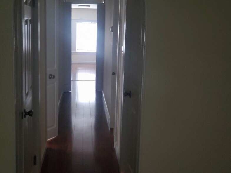 Building Photo - 142 Walworth St