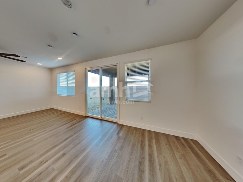 Building Photo - 5734 Las Vegas Crk St