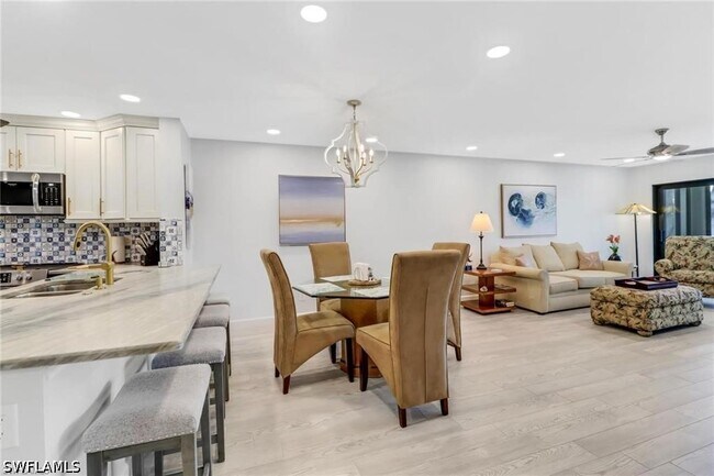 Building Photo - 5792 Deauville Cir