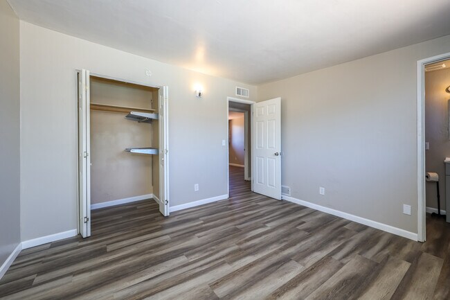 Building Photo - 3221 S Grady Ave