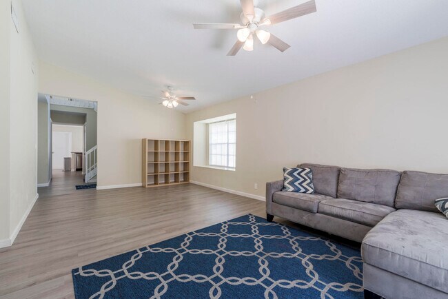 Building Photo - 1306 Wild Daisy Ln