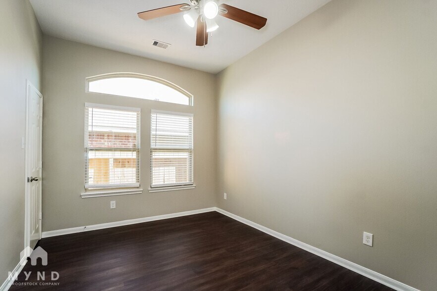 Building Photo - 22015 Cascade Hollow Ln