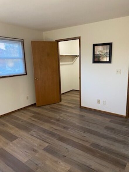 Building Photo - 6830 W Kathleen Ct