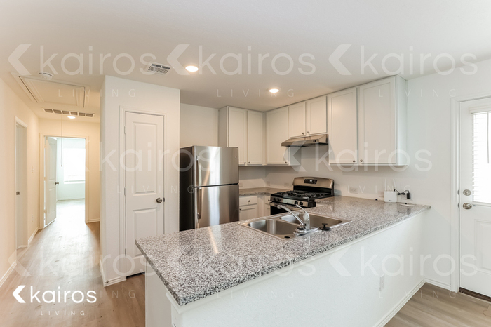 Building Photo - 14406 Calaveras Creek