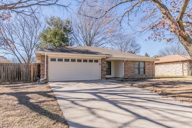 Building Photo - Fully Furnished 3Bed/2Bath Ranch Home in Keller