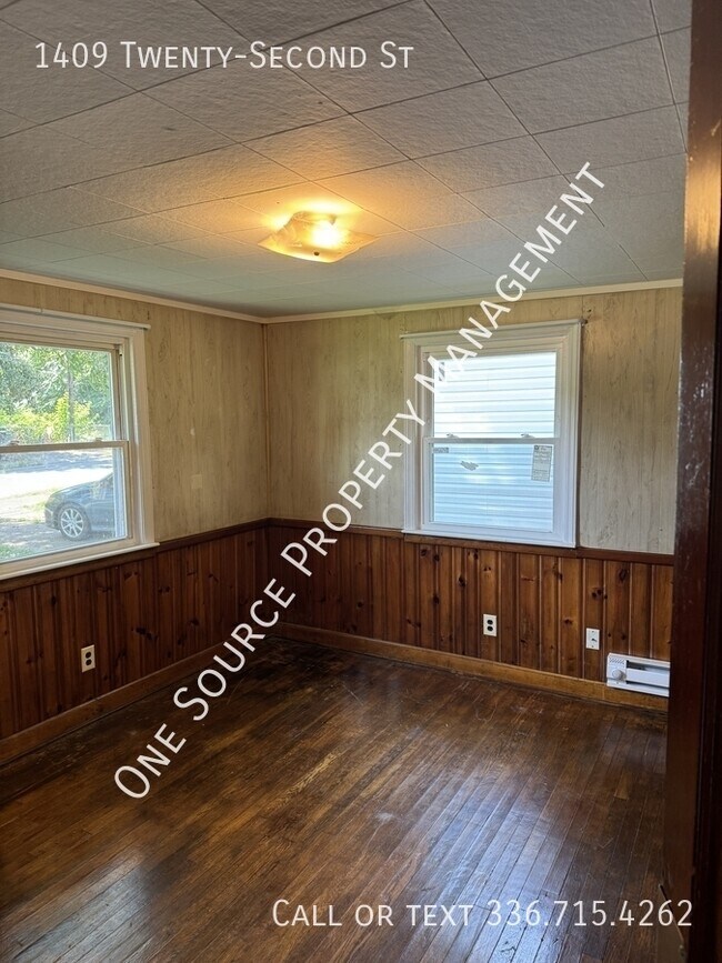 Building Photo - 1409 NE 22nd St