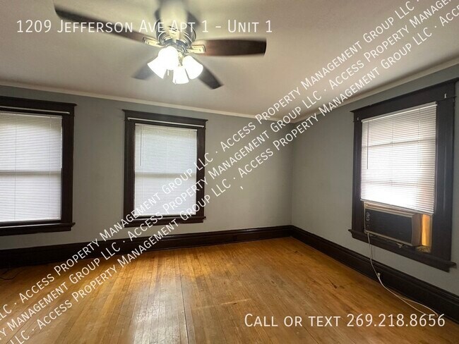 Building Photo - 1209 Jefferson Ave