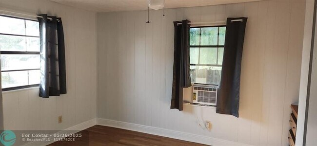 Building Photo - 11868 Watergate Cir