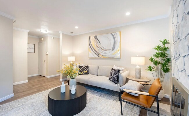 Building Photo - 1173 Capri Dr
