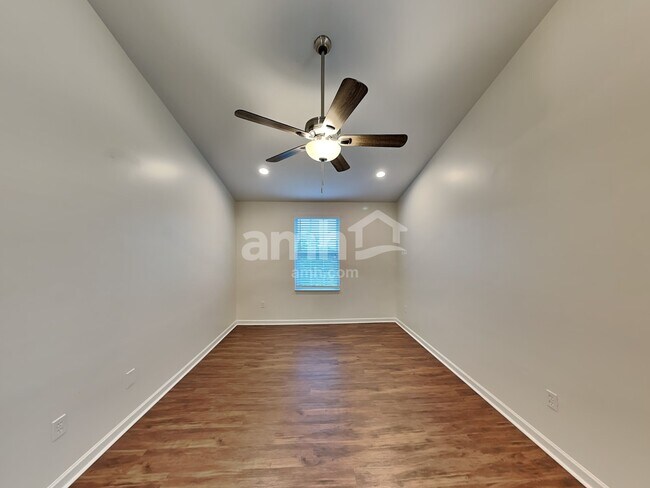 Building Photo - 89 Henderson Ln