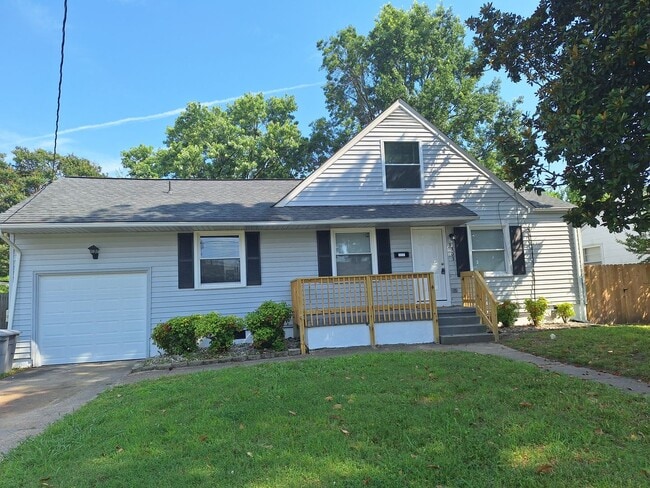 Building Photo - 3303 Candlewood Dr